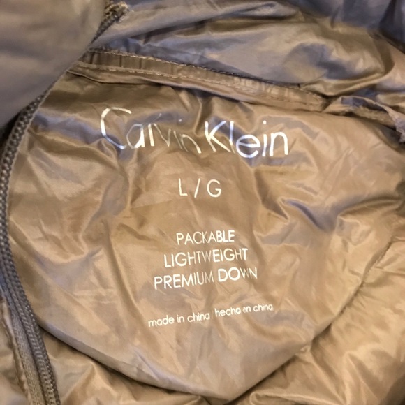 Calvin Klein Packable Down Filled Lightweight hooded Jacket size Large - Picture 4 of 14